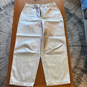Elegant Silver Women's Cropped Jeans